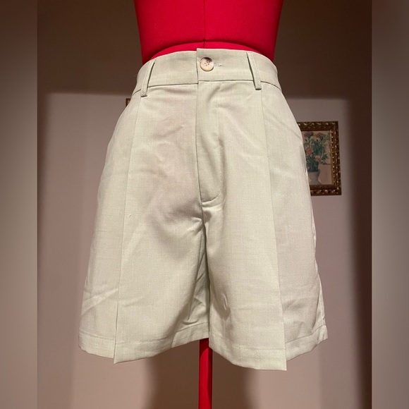 NWT WeWoreWhat Sage / Mint Green High Waisted Trouser Shorts - Picture 1 of 5